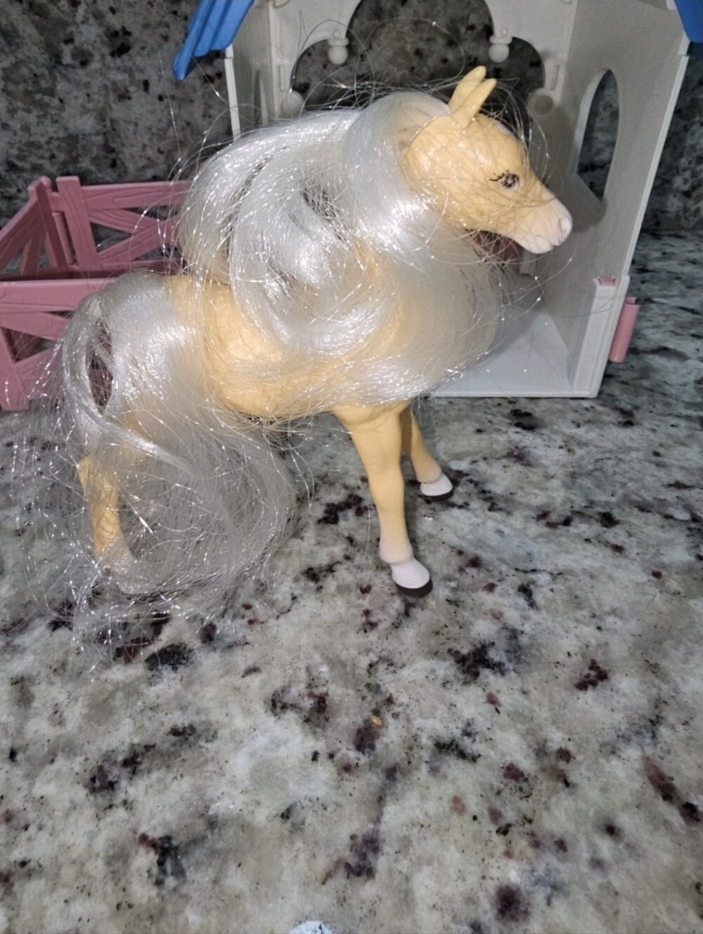VINTAGE Fisher Price Loving Family Dream Dollhouse Stable & Pony Toy Parts 1993 - Picture 6 of 7